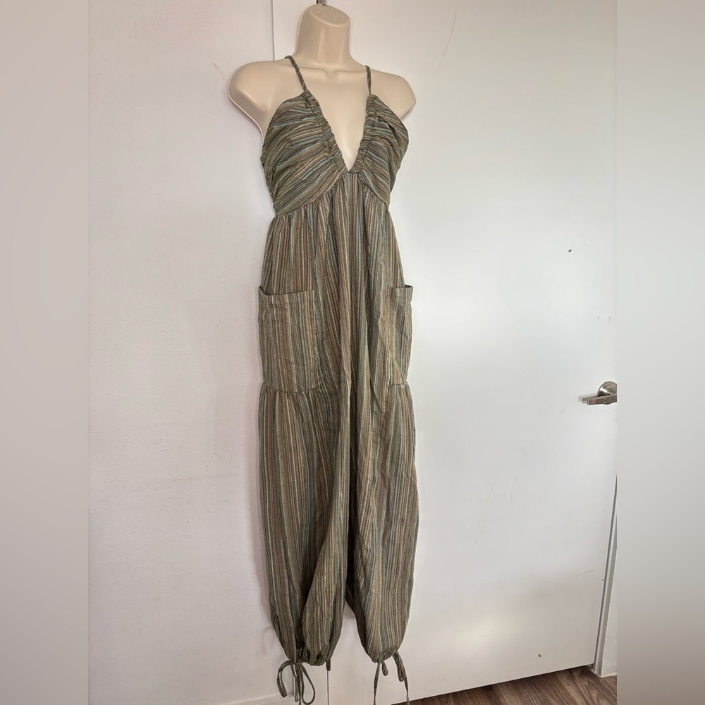 UNBRANDED NEUTRAL PINSTRIPE V NECK BACKLESS BAGGY JUMPER SZ MEDIUM
